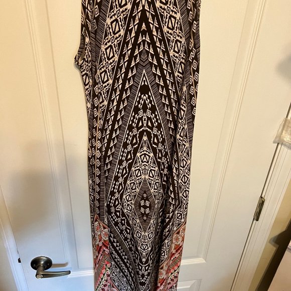 Cato-Small maxi Dress-embellished neck line, beads - Picture 11 of 11